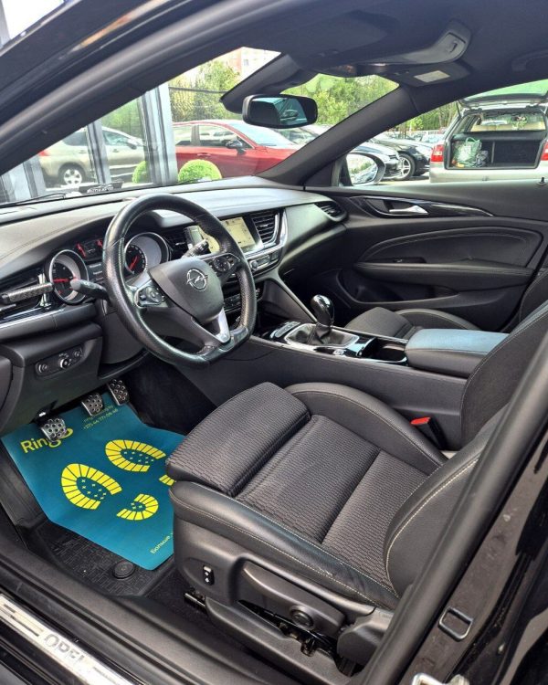 Opel Insignia - Image 9