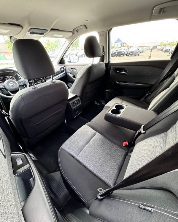Nissan Rogue III - Image 11