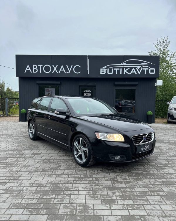 VOLVO V50