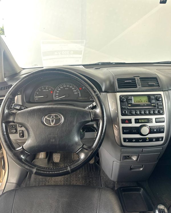Toyota Avensis Verso I - Image 12