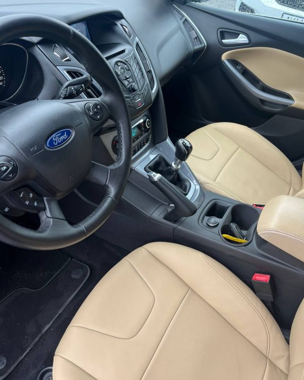 Ford Focus III - Image 10