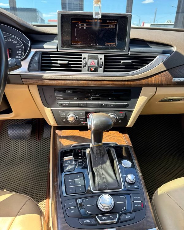 Audi A7 4G - Image 12