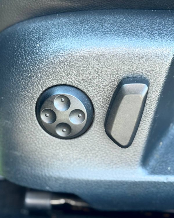 Volkswagen Passat B6 - Image 19