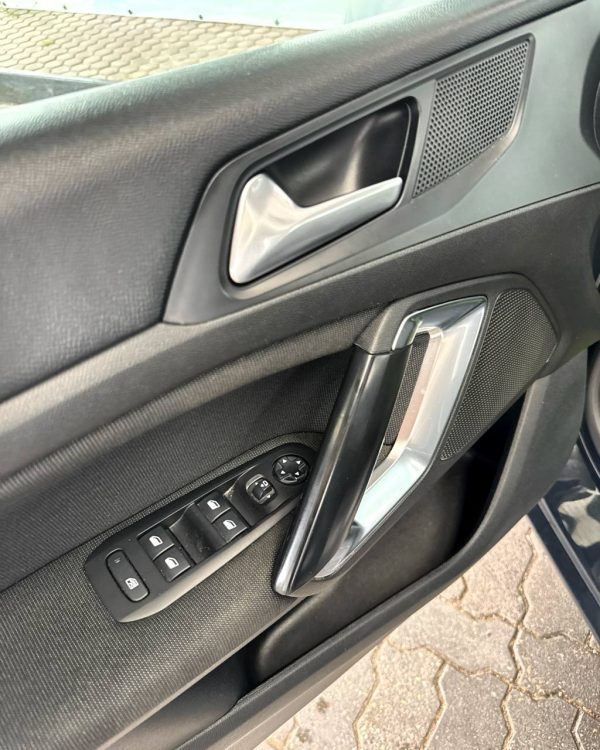 Peugeot 308 T9 · Рестайлинг - Image 9