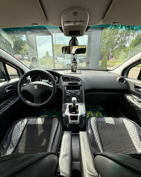PEUGEOT 5008 - Image 8