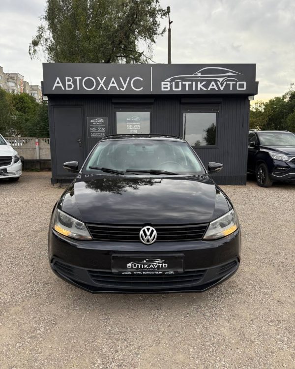 Volkswagen Jetta VI - Image 2