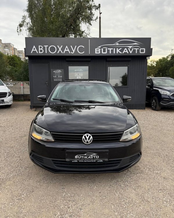 Volkswagen Jetta VI - Image 2