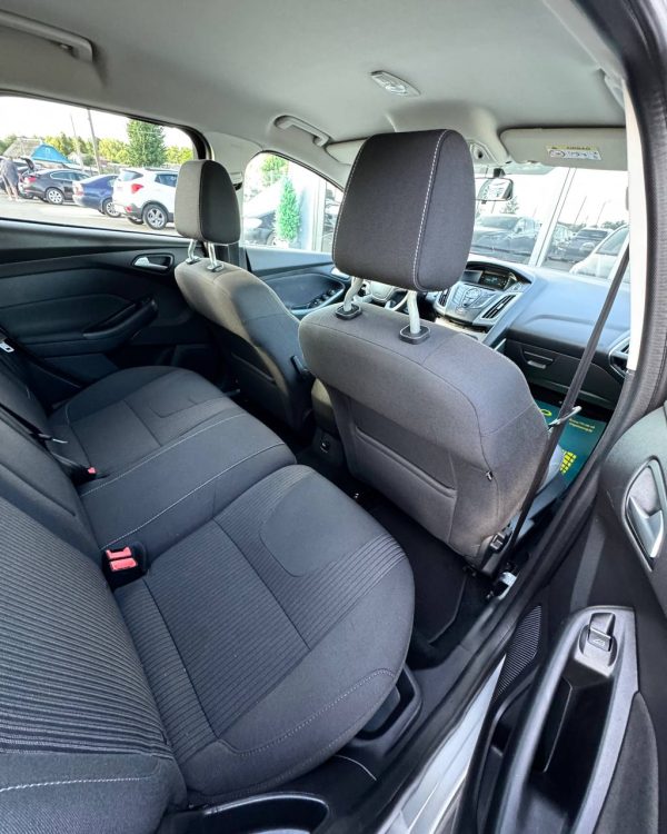 Ford Focus III - Image 12