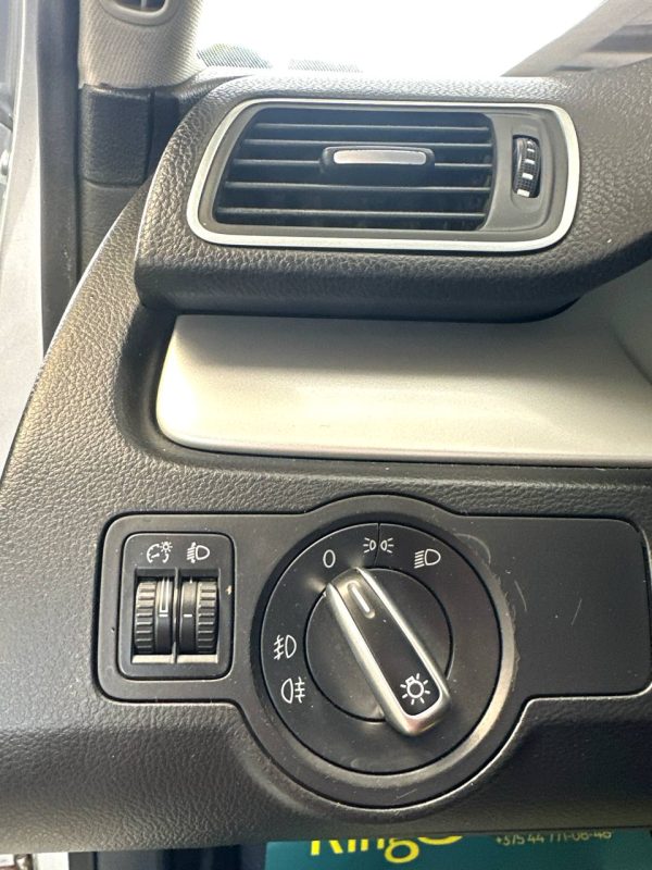 Volkswagen Passat B7 - Image 10