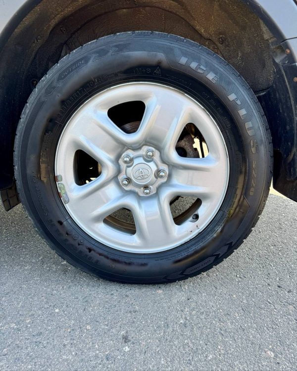 Toyota RAV4 IV (XA40) - Image 13