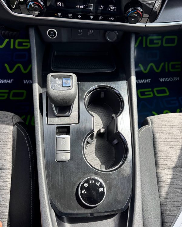 Nissan Rogue III - Image 16