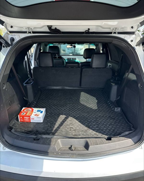 Ford Explorer V - Image 10
