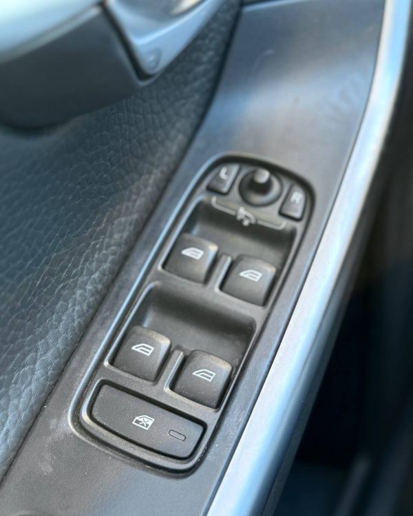 Volvo XC60 I - Image 18