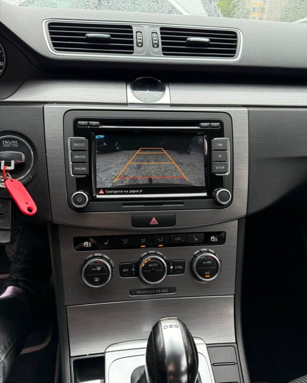 Volkswagen Passat B7 - Image 12