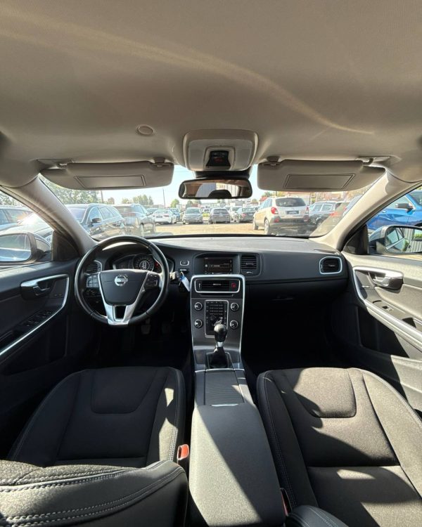 Volvo V60 I · Рестайлинг - Image 9