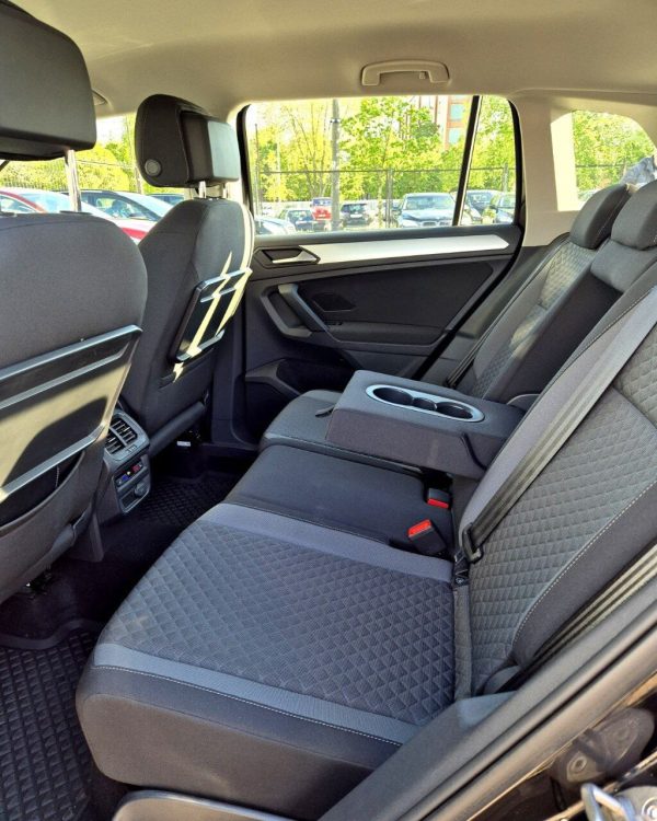 Volkswagen Tiguan - Image 12