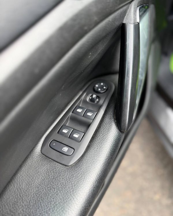 Peugeot 308 T9 · Рестайлинг - Image 15