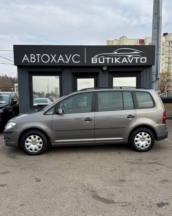VOLKSWAGEN TOURAN - Image 8