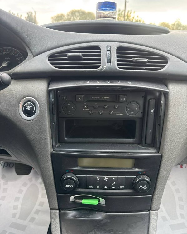 Renault Laguna II - Image 16