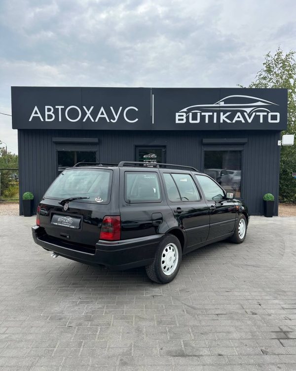 Volkswagen Golf III - Image 6