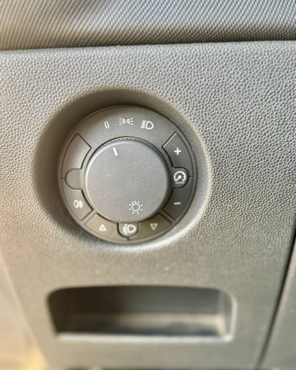 Opel Corsa D - Image 18