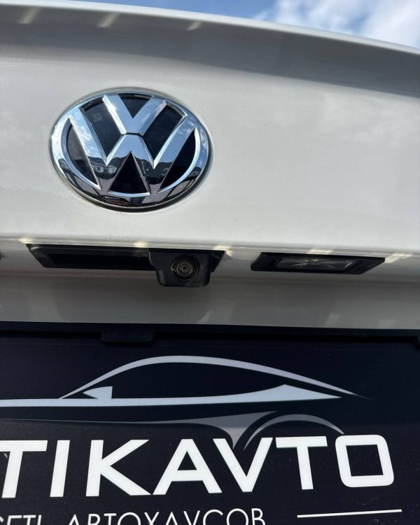 Volkswagen Jetta VII - Image 22