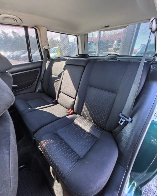 Volkswagen Golf IV - Image 11