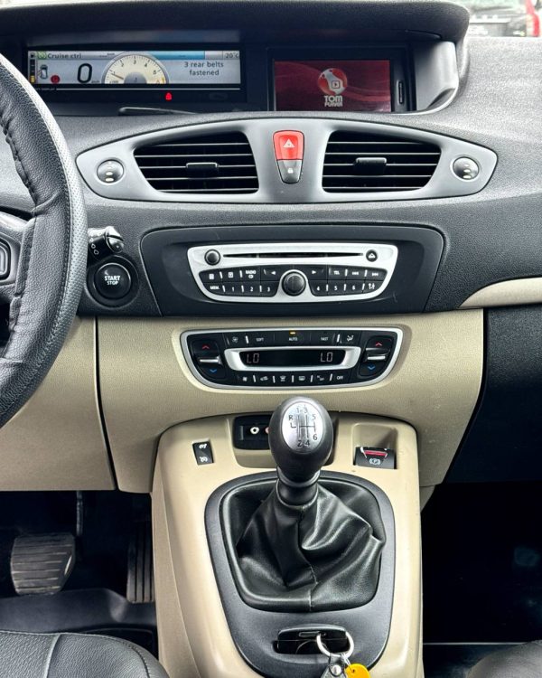 Renault Grand Scenic III - Image 12
