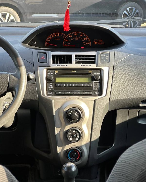 Toyota Yaris II (XP9) · Рестайлинг - Image 9