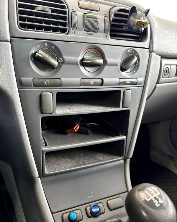 Volvo S40 I - Image 12