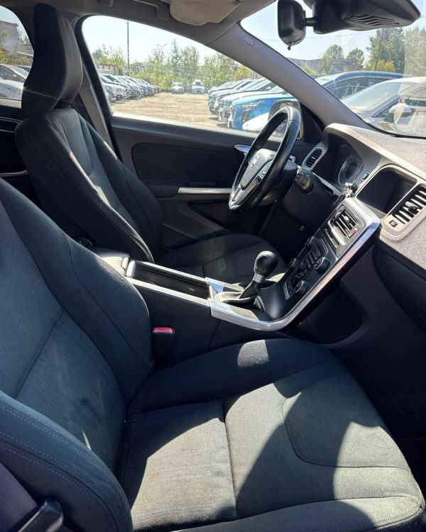 Volvo V60 I - Image 10
