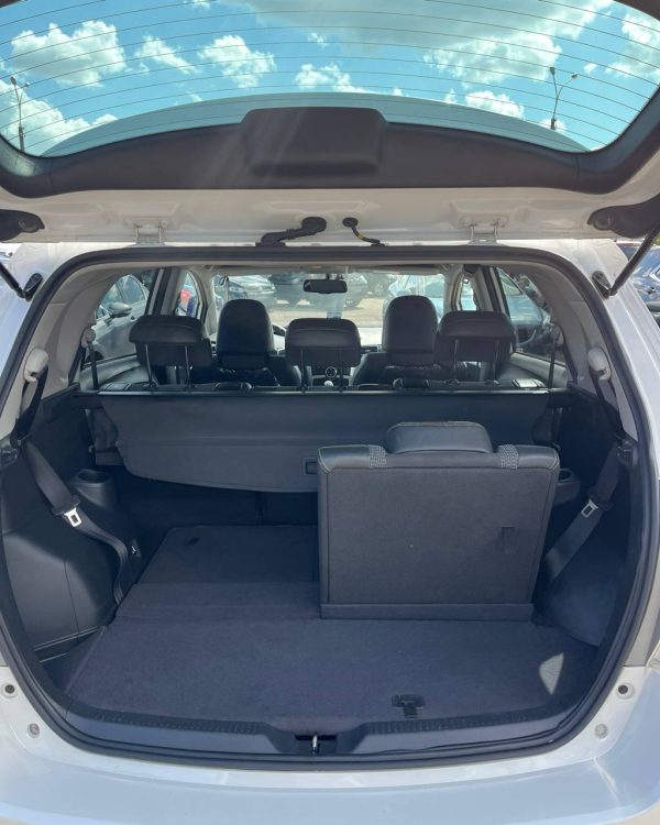 Toyota Verso I · Рестайлинг - Image 12