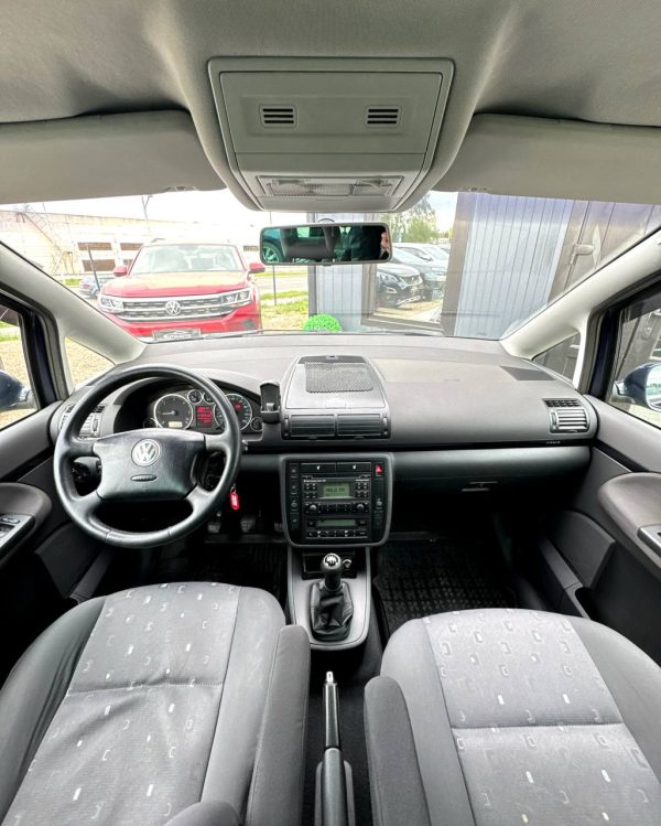 Volkswagen Sharan - Image 11