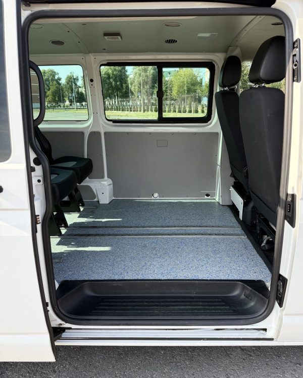 Volkswagen Transporter T6 - Image 11