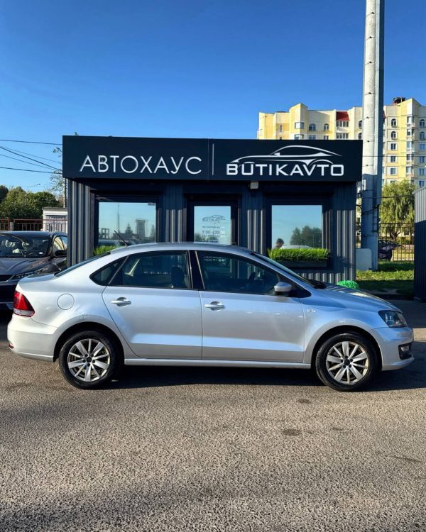 Volkswagen Polo Sedan I · Рестайлинг - Image 7