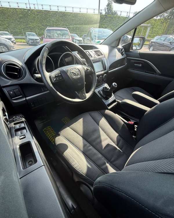 Mazda 5 II - Image 9