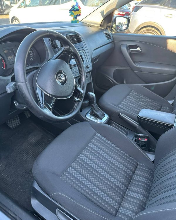 Volkswagen Polo Sedan I · Рестайлинг - Image 10