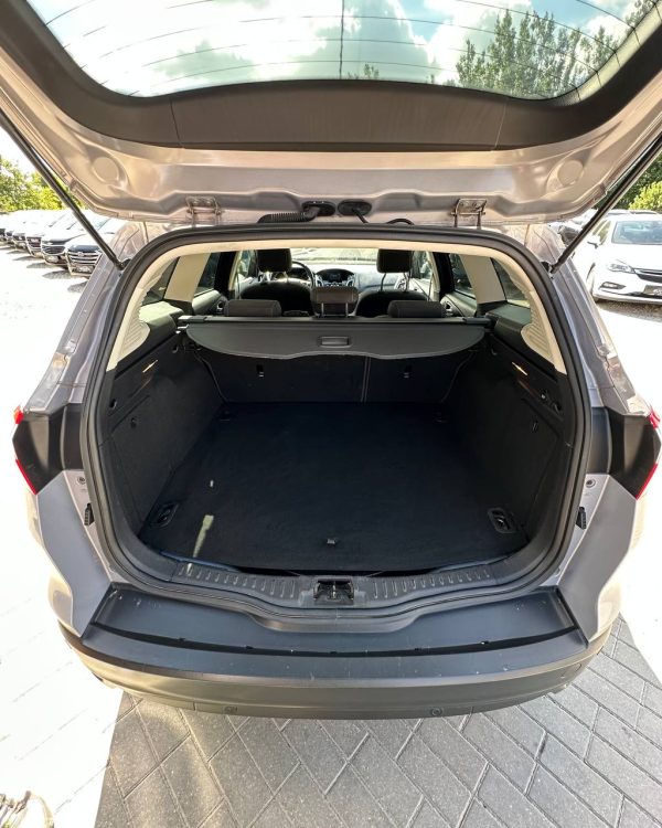 Ford Focus III - Image 10
