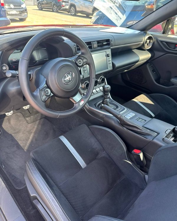 Toyota GR86 I - Image 9