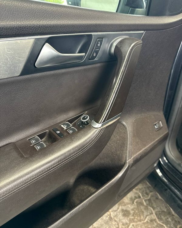 Volkswagen Passat B7 - Image 9