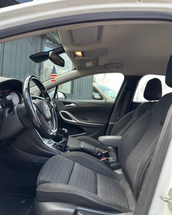 Opel Astra - Image 7
