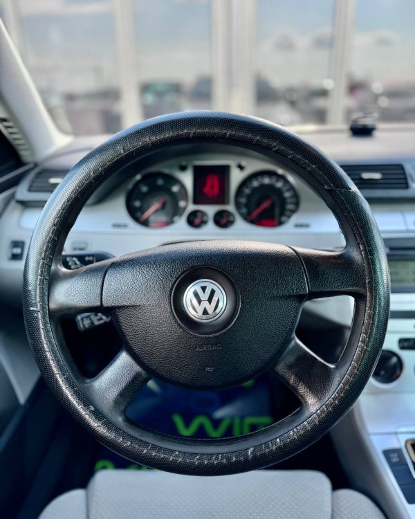 Volkswagen Passat B6 - Image 15