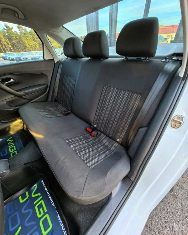Volkswagen Polo Sedan I · Рестайлинг - Image 11
