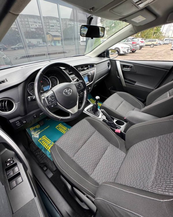 Toyota Auris II (E180) - Image 10