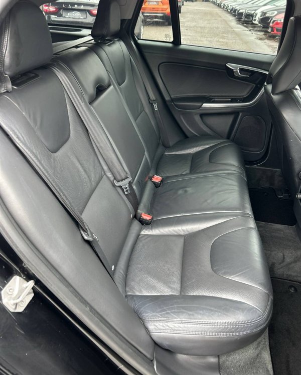 Volvo V60 I · Рестайлинг - Image 13