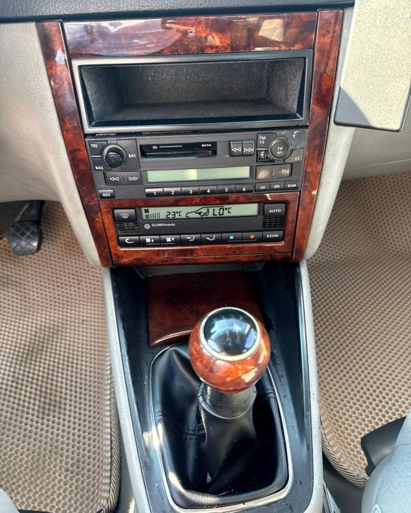Volkswagen Bora I - Image 14
