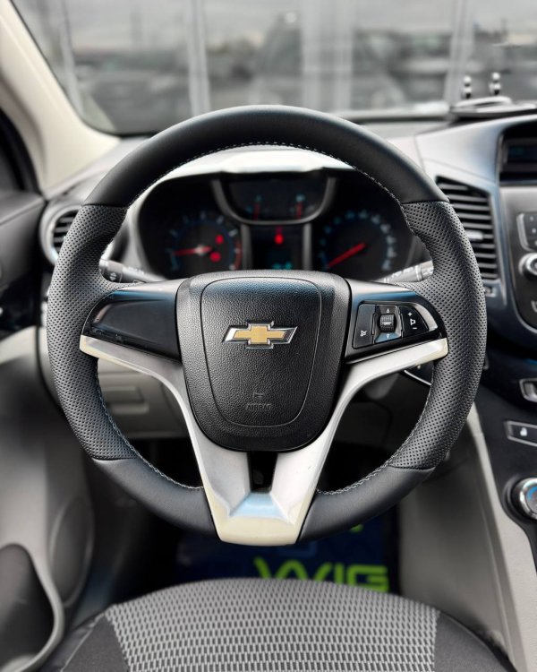 Chevrolet Orlando I - Image 15