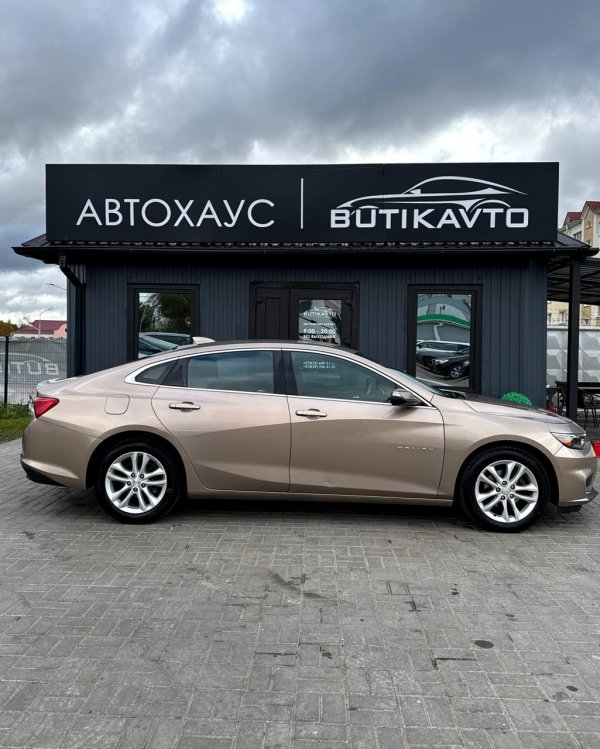 Chevrolet Malibu IX - Image 8
