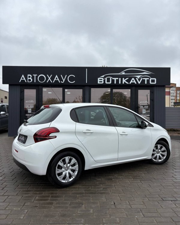 Peugeot 208 I · Рестайлинг - Image 6