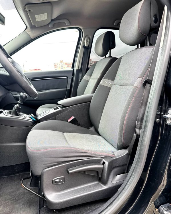 Renault Grand Scenic - Image 10